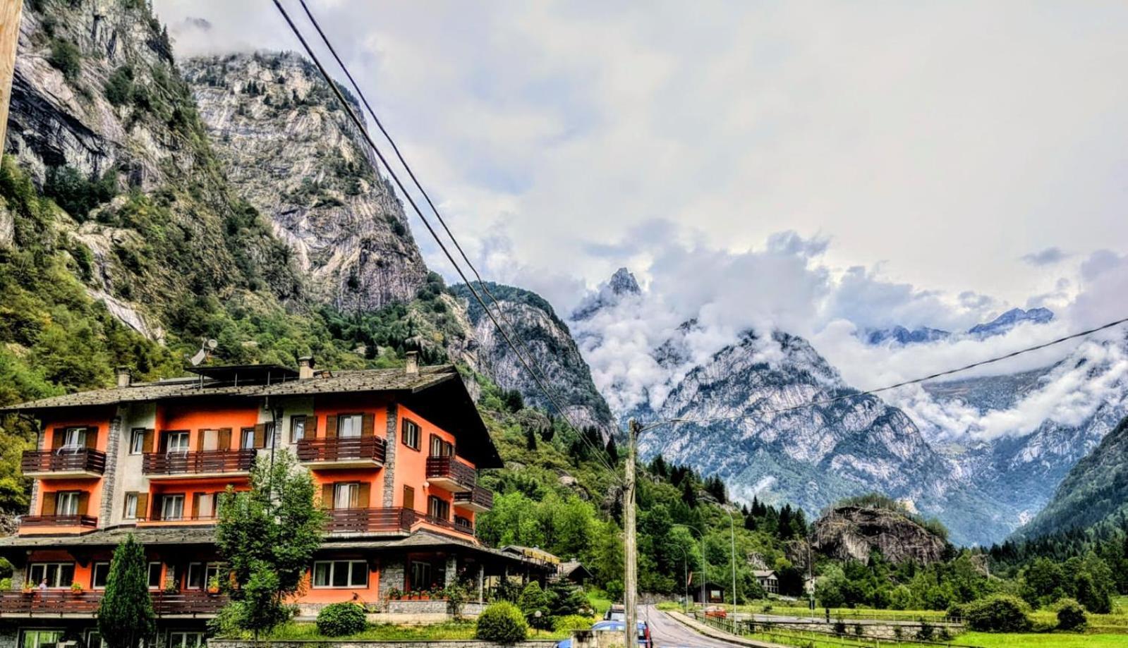 Hotel Ristorante Sasso Remenno Val Masino Exterior foto
