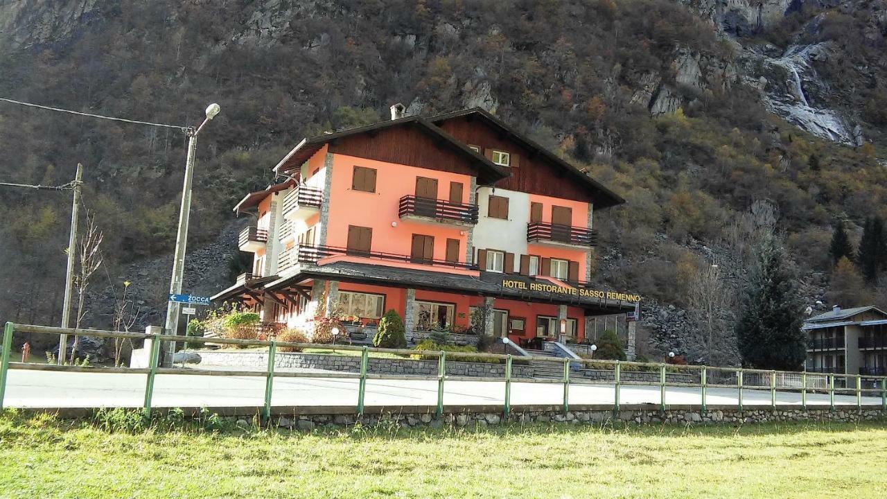 Hotel Ristorante Sasso Remenno Val Masino Exterior foto